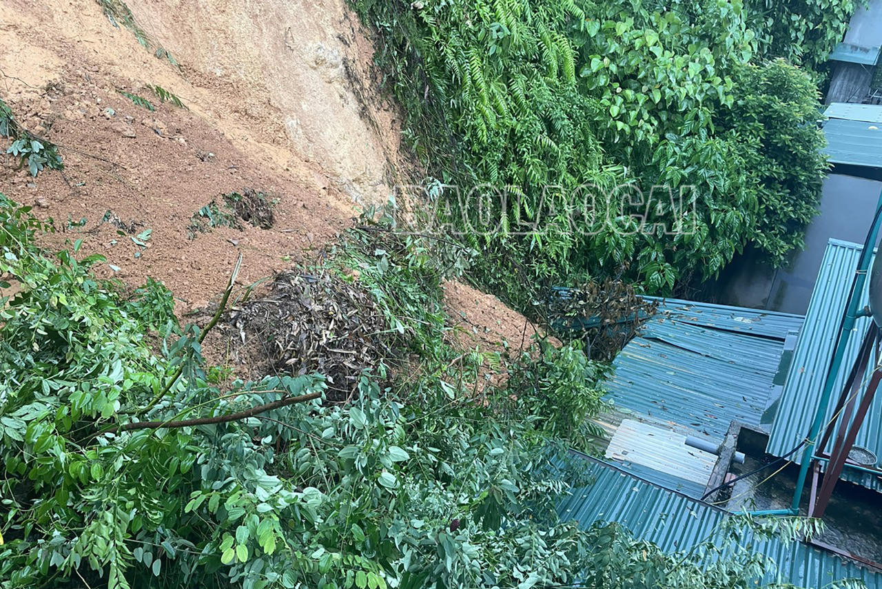 Hàng loạt vụ sạt lở đất kinh hoàng cướp đi nhiều sinh mạng 