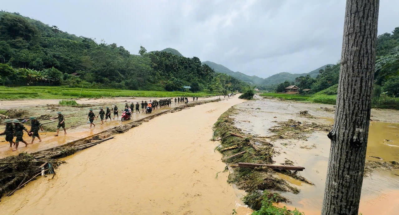 25 người chết, 70 người mất tích trong trận lũ quét thôn Làng Nủ (Lào Cai)