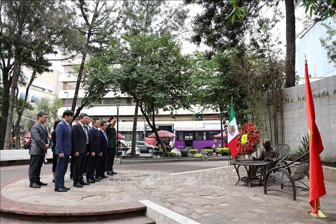 Đoàn đại biểu Đảng Cộng sản Việt Nam dự hội thảo quốc tế 'Các chính đảng và một xã hội mới'