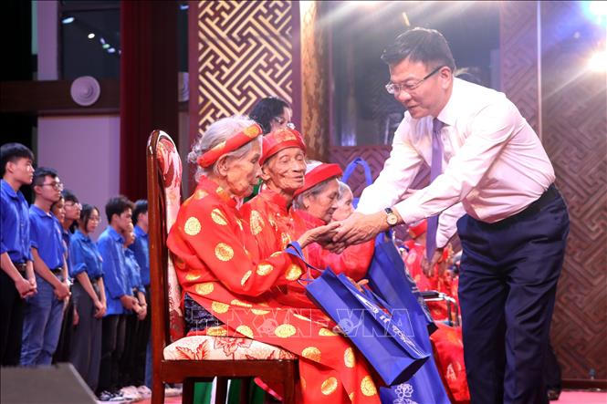 Thực hiện hiệu quả các chính sách bảo vệ, chăm sóc và phát huy vai trò của người cao tuổi