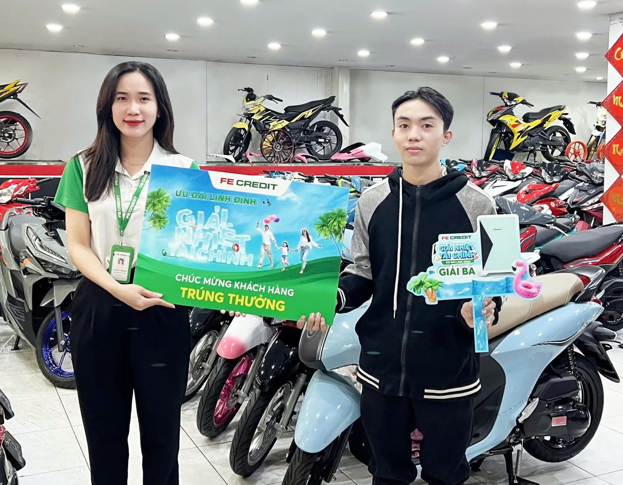 300 giải thưởng thuộc chương trình “Ưu đãi linh đình, giải nhiệt tài chính” với tổng giá trị hơn 700 triệu đồng đã tìm thấy những chủ nhân may mắn