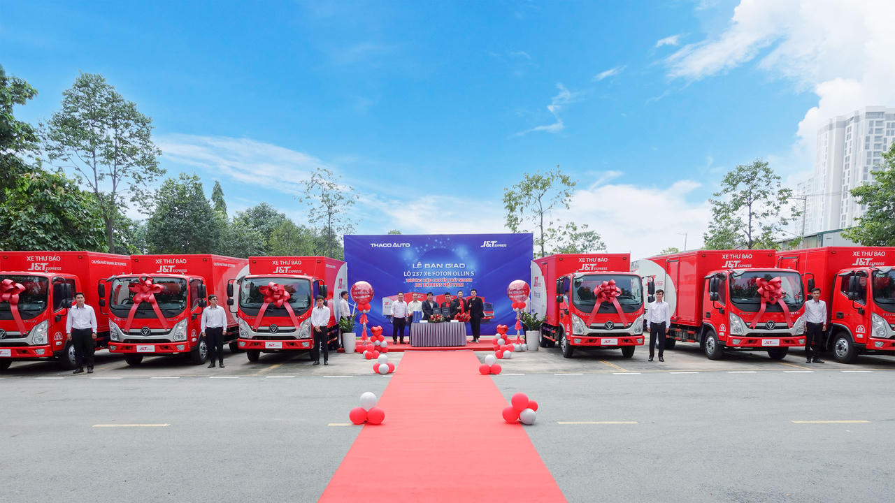 THACO AUTO bàn giao lô 237 xe tải Foton Ollin cho J&T Express Việt Nam