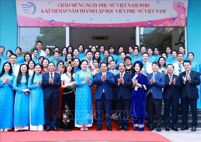 Thủ tướng Phạm Minh Chính: Tạo nên bức tranh đẹp, giàu bản sắc của Phụ nữ Việt Nam