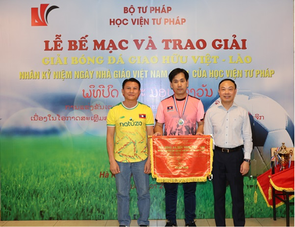 Học viện tư pháp tổ chức Giải bóng đá giao hữu Việt - Lào