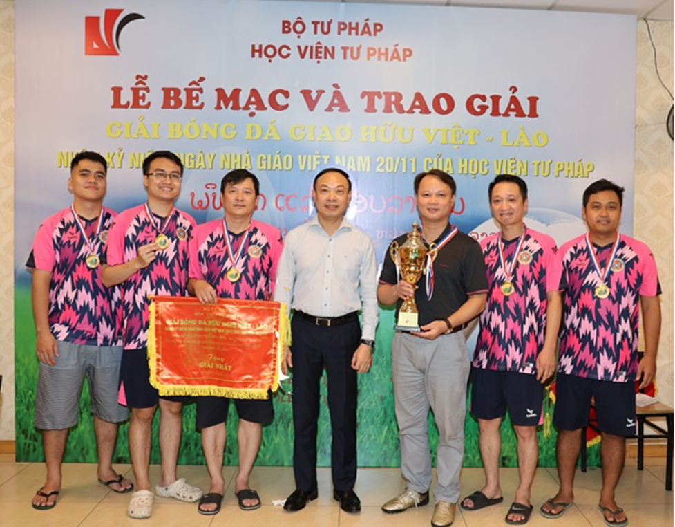Học viện tư pháp tổ chức Giải bóng đá giao hữu Việt - Lào