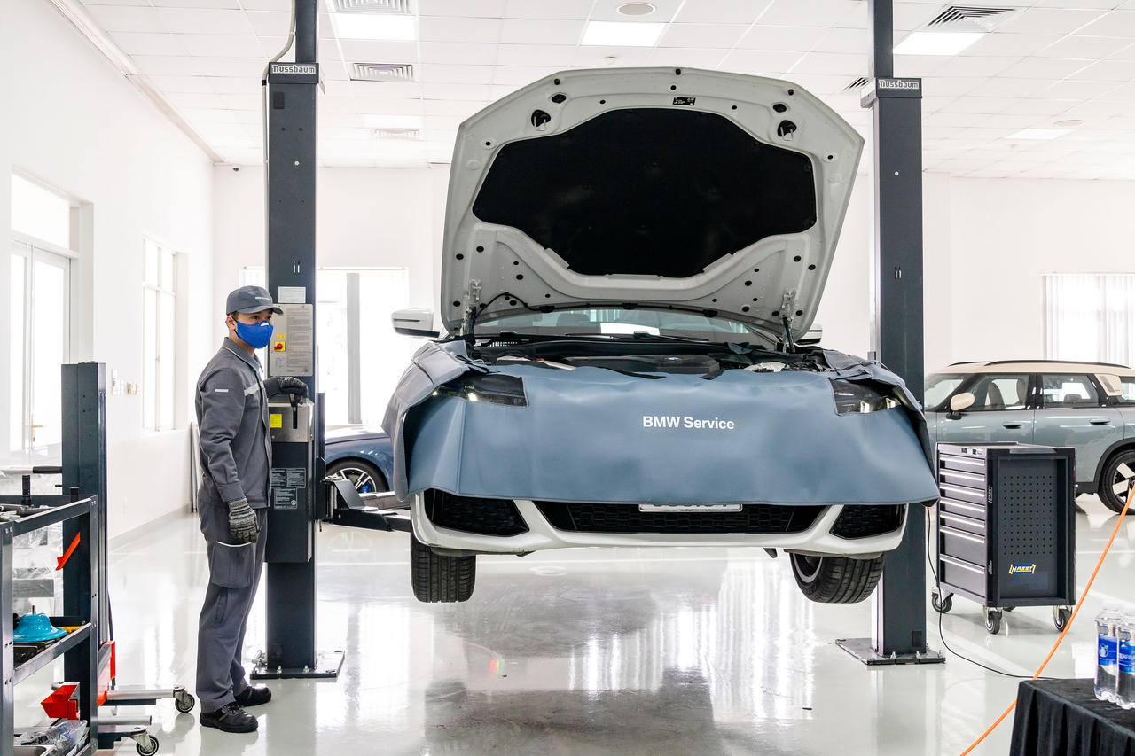 Đội ngũ kỹ thuật viên THACO AUTO đạt chứng chỉ quốc tế từ thương hiệu BMW