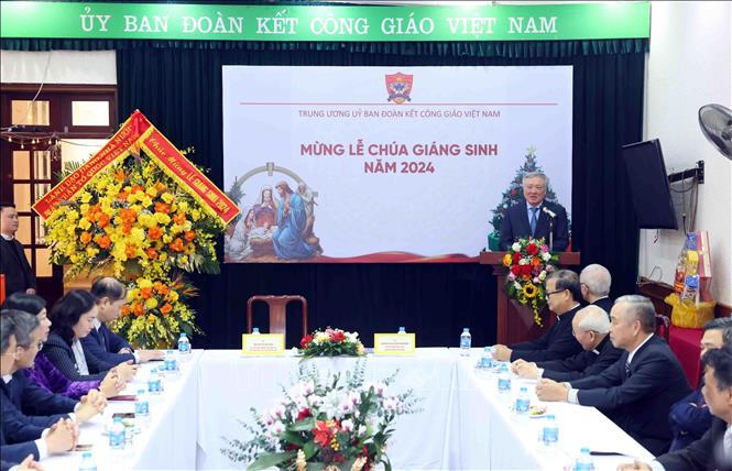 Phó Thủ tướng Nguyễn Hòa Bình chúc mừng Giáng sinh các tổ chức tôn giáo