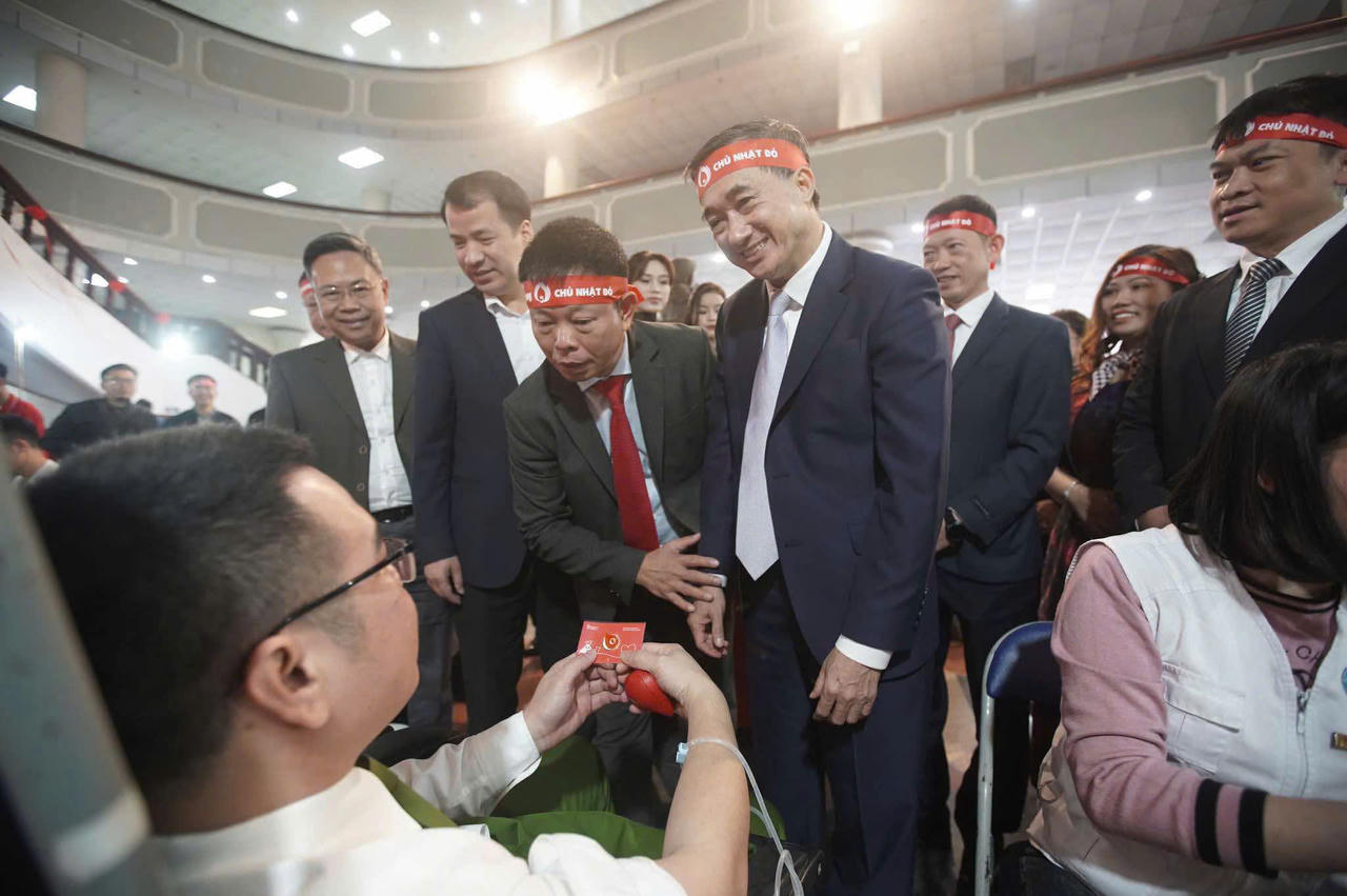 Hàng ngàn sinh viên tham gia Lễ phát động Chủ nhật Đỏ 2025