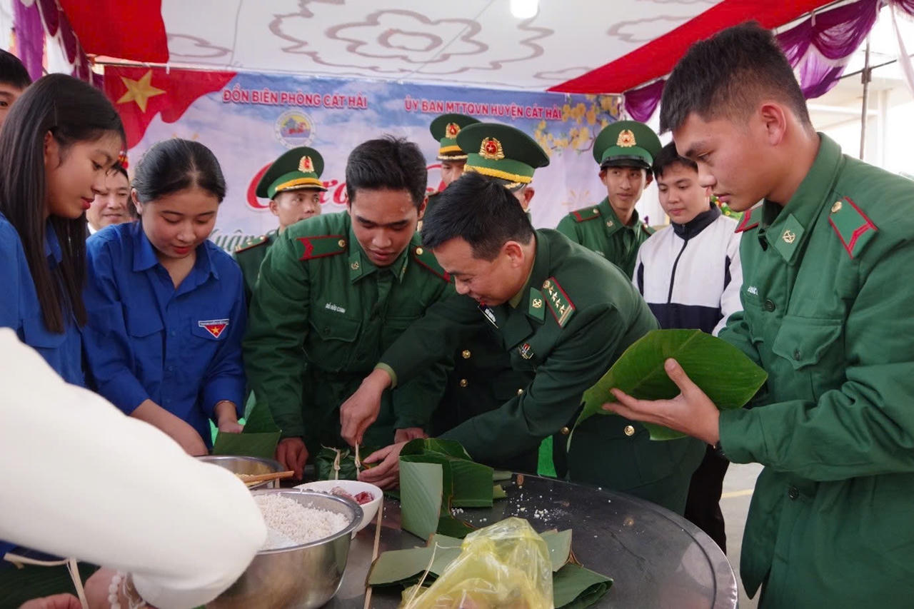 Hải Phòng: Tết ấm tình quân dân biển đảo