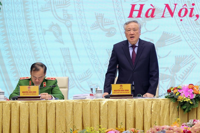 Thủ tướng: Chuyển từ 'xin - cho' sang chủ động phục vụ dịch vụ công với người dân, doanh nghiệp