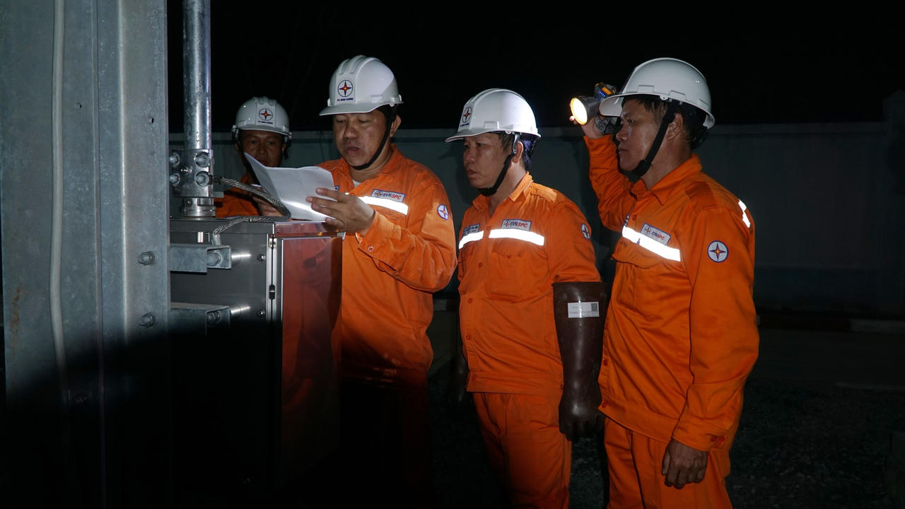 Đóng điện hàng loạt công trình lưới điện 110kV tại các tỉnh phía Nam 