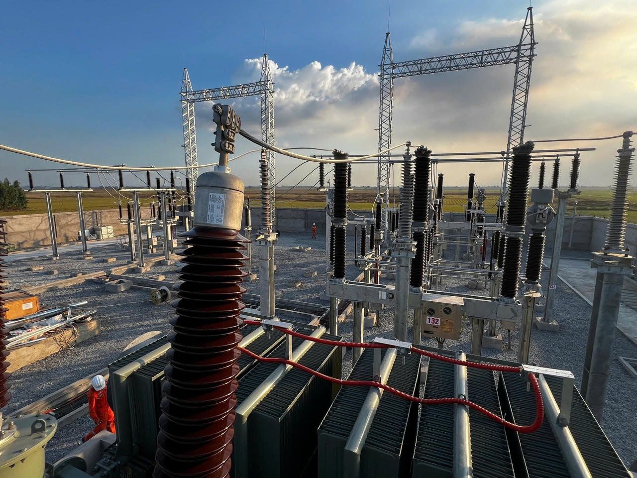 Đóng điện hàng loạt công trình lưới điện 110kV tại các tỉnh phía Nam 