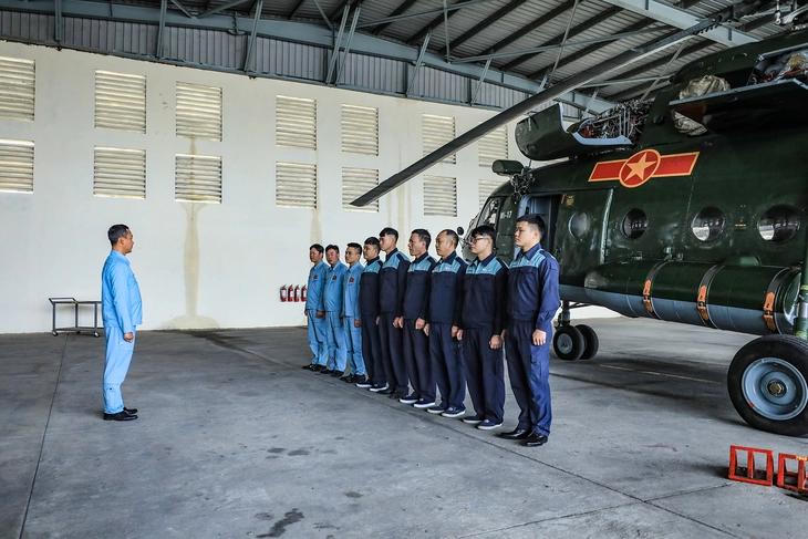 Mãn nhãn cảnh trực thăng, tiêm kích tập dượt trên bầu trời các tỉnh phía Nam 