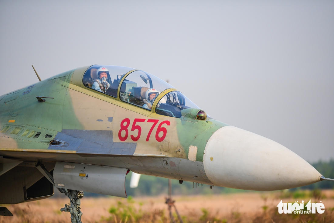 Mãn nhãn cảnh trực thăng, tiêm kích tập dượt trên bầu trời các tỉnh phía Nam 