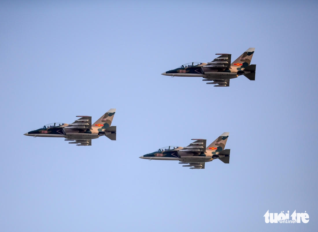 Mãn nhãn cảnh trực thăng, tiêm kích tập dượt trên bầu trời các tỉnh phía Nam 