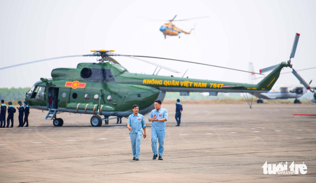 Mãn nhãn cảnh trực thăng, tiêm kích tập dượt trên bầu trời các tỉnh phía Nam 