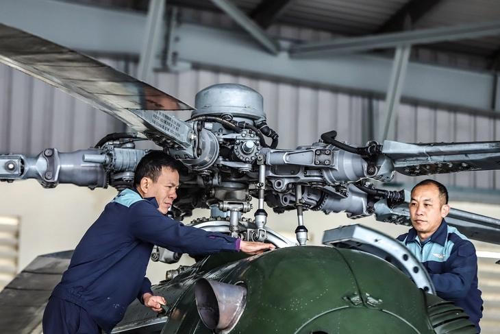 Mãn nhãn cảnh trực thăng, tiêm kích tập dượt trên bầu trời các tỉnh phía Nam 