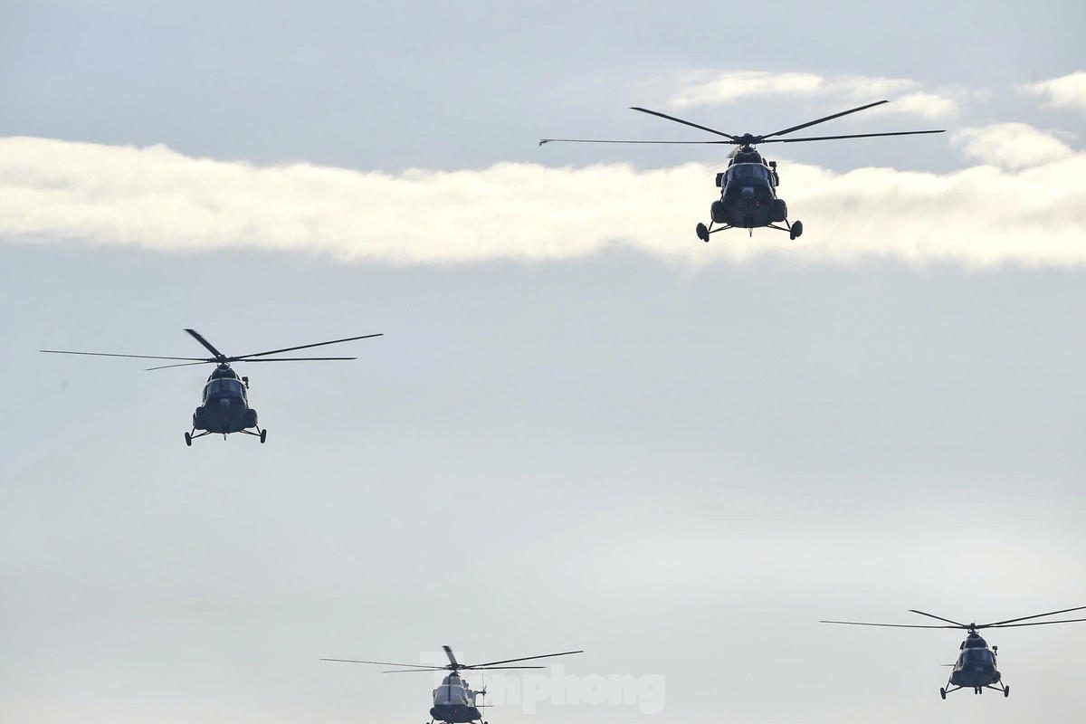 Mãn nhãn cảnh trực thăng, tiêm kích tập dượt trên bầu trời các tỉnh phía Nam 