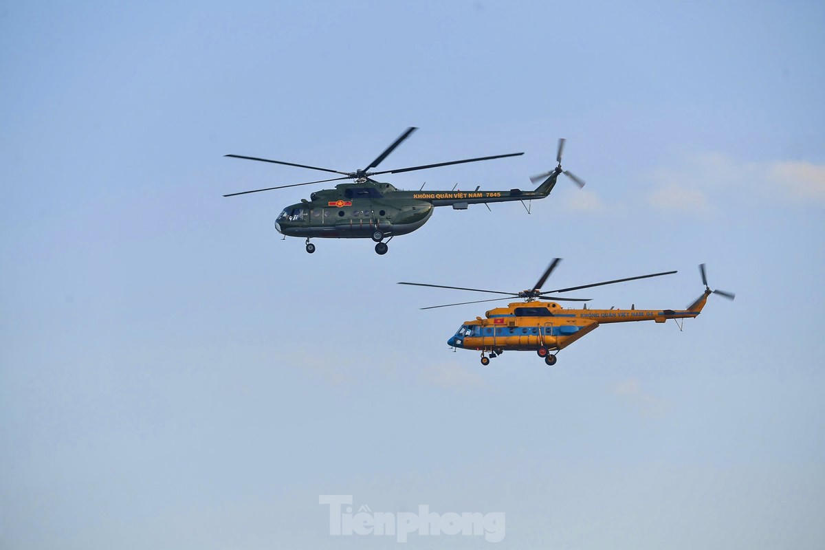 Mãn nhãn cảnh trực thăng, tiêm kích tập dượt trên bầu trời các tỉnh phía Nam 