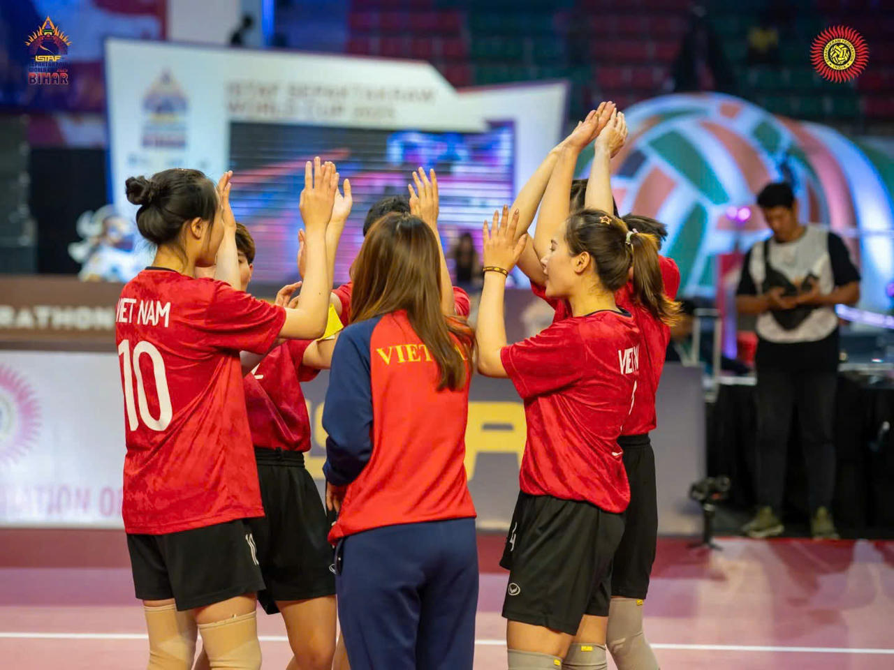 Đội tuyển Cầu mây Việt Nam giành Huy chương Bạc nội dung 3 nữ tại Cúp Cầu mây thế giới 2025