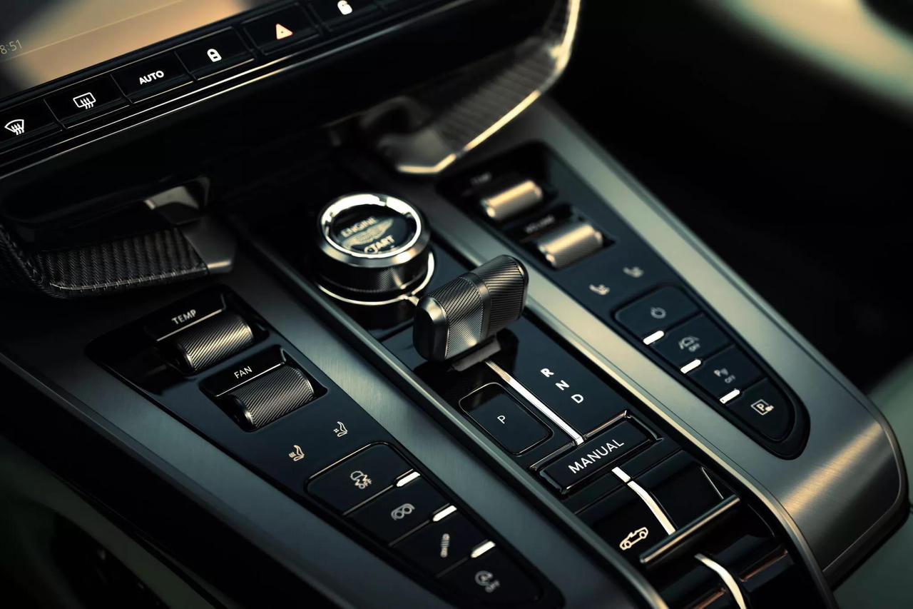 Ra mắt siêu xe mui trần mạnh nhất thế giới