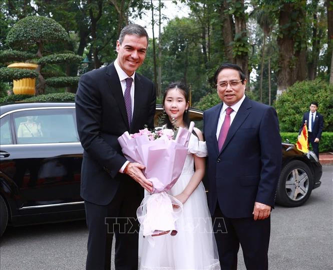 Thủ tướng Phạm Minh Chính chủ trì Lễ đón Thủ tướng Tây Ban Nha thăm chính thức Việt Nam