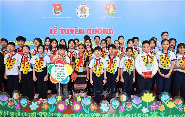 Chủ tịch nước Lương Cường dự Lễ tuyên dương Cháu ngoan Bác Hồ toàn quốc lần thứ X-năm 2025