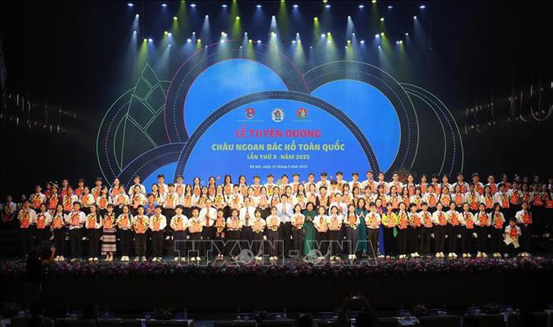 Chủ tịch nước Lương Cường dự Lễ tuyên dương Cháu ngoan Bác Hồ toàn quốc lần thứ X-năm 2025