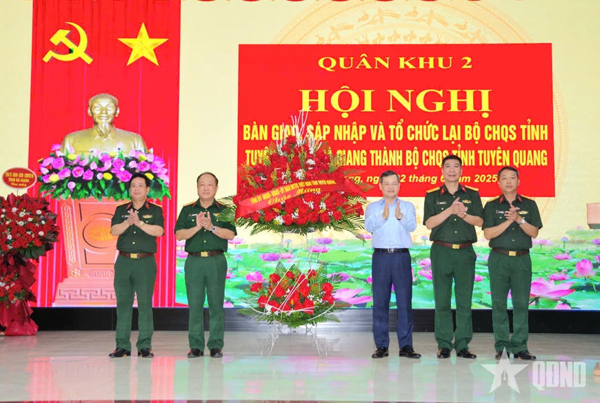 Bàn giao, sáp nhập, tổ chức lại các Bộ CHQS cấp tỉnh