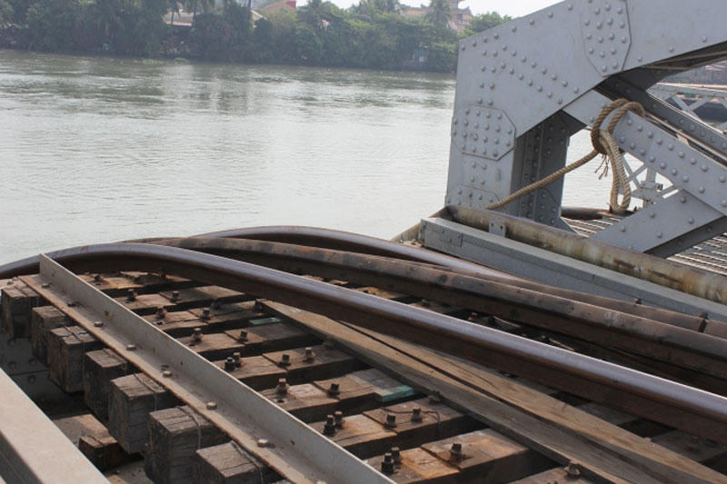 Bắt đầu trục vớt cầu Gềnh 