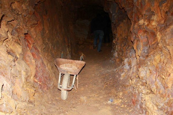 Bí thư huyện ủy Tây Giang trần tình nguyên nhân đào hầm xuyên núi 