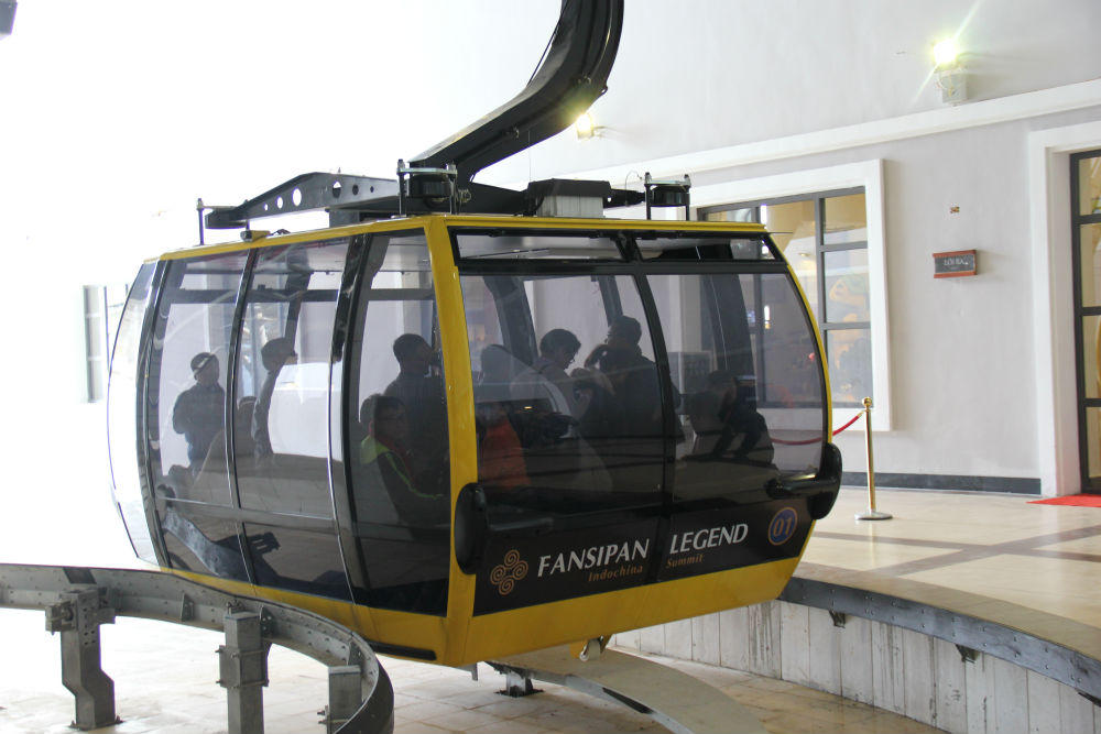 Chinh phục Fansipang bằng cáp treo 