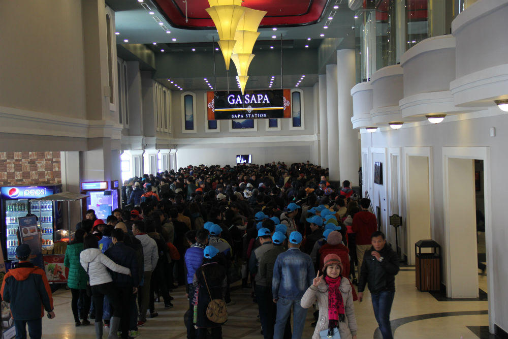 Chinh phục Fansipang bằng cáp treo 