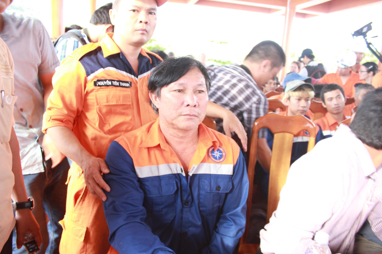 34 thuyền viên bị tàu lạ đâm chìm tàu đã cập bờ an toàn