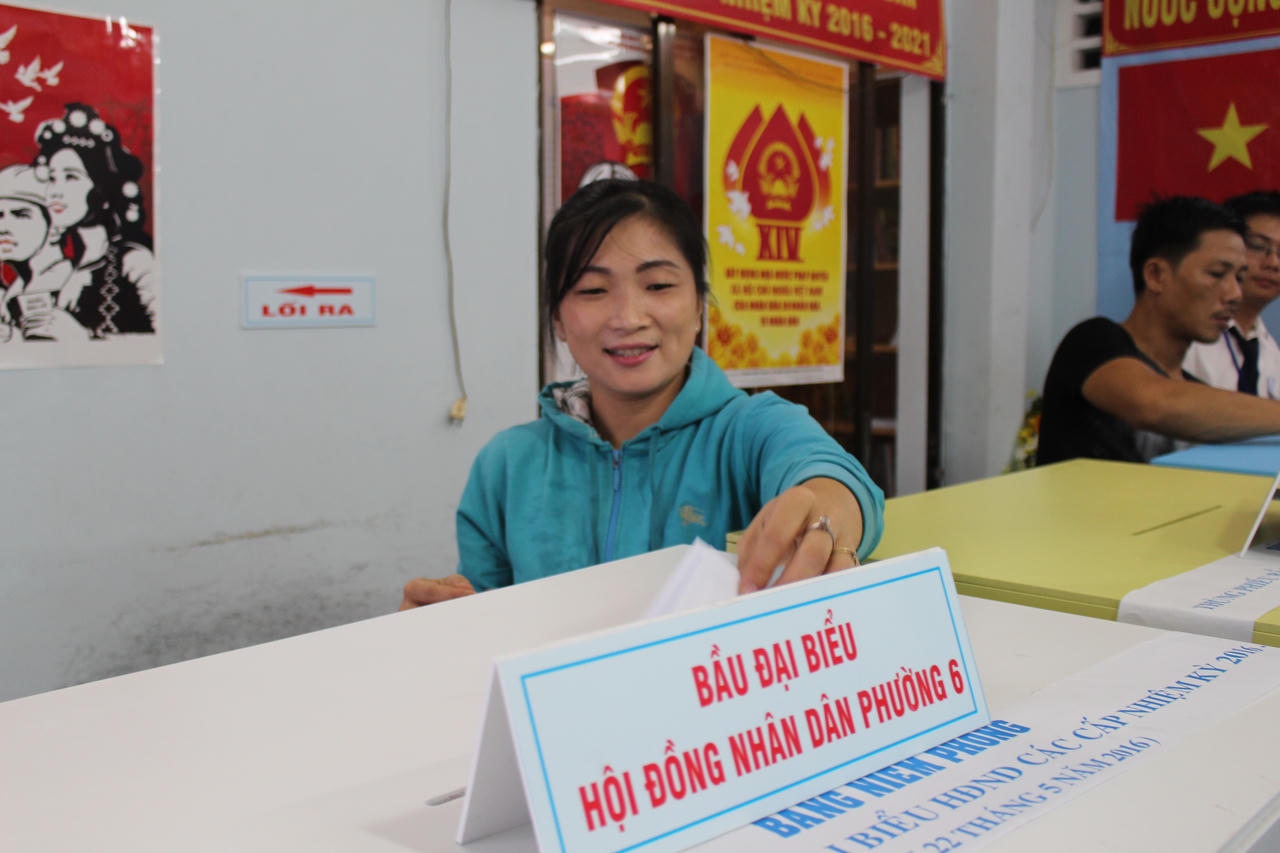 Chùm ảnh cử tri TP Hồ Chí Minh nô nức đi bỏ phiếu