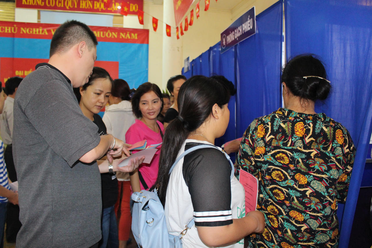 Chùm ảnh cử tri TP Hồ Chí Minh nô nức đi bỏ phiếu