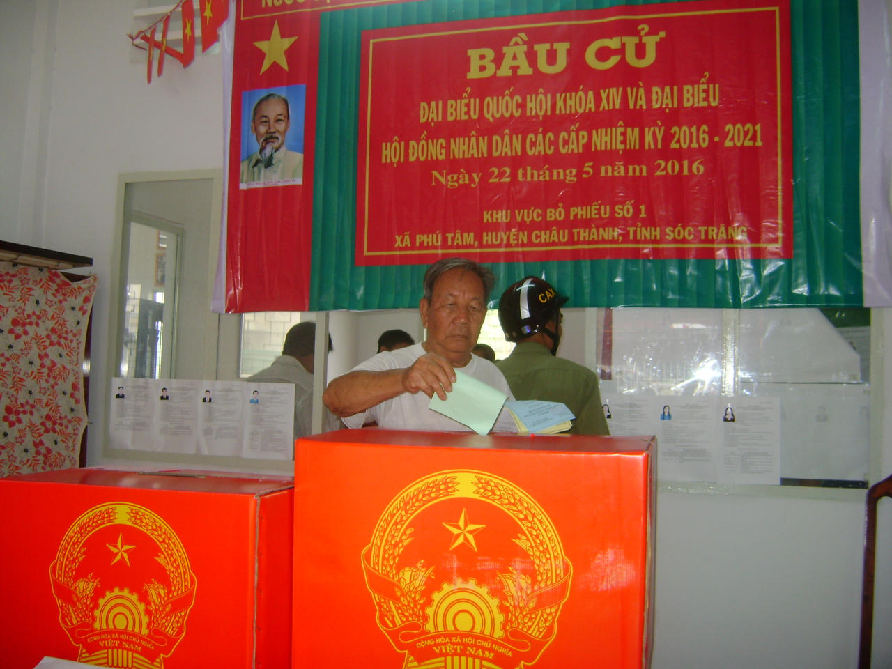 Sóc Trăng: Đôi bạn già U80 rủ nhau đi bầu cử