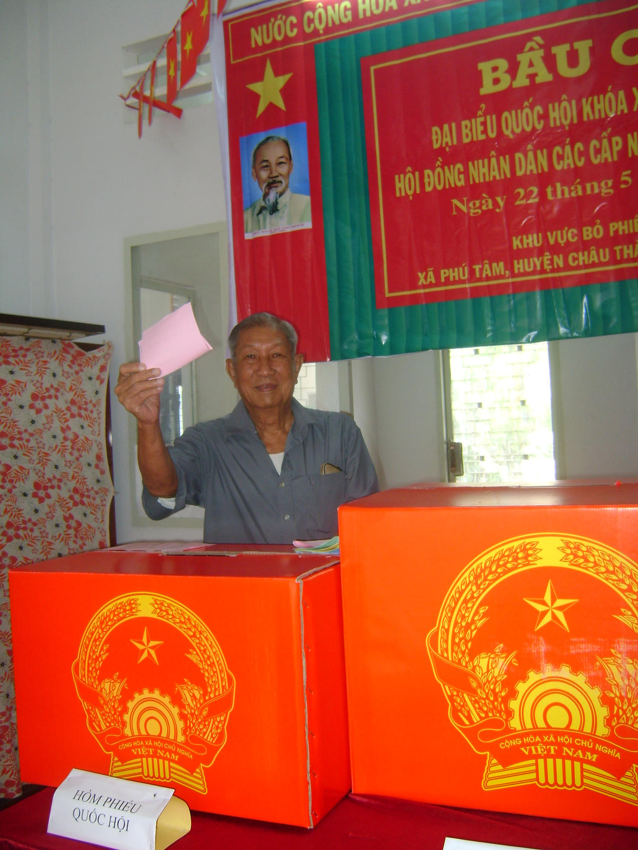 Sóc Trăng: Đôi bạn già U80 rủ nhau đi bầu cử