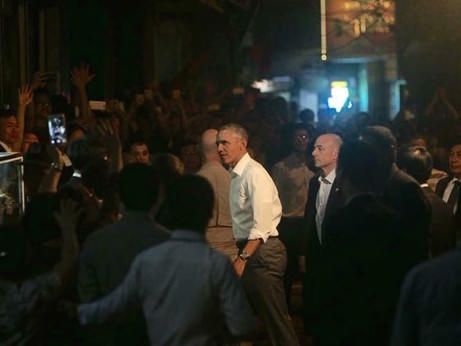 Tổng thống Obama đi ăn bún chả