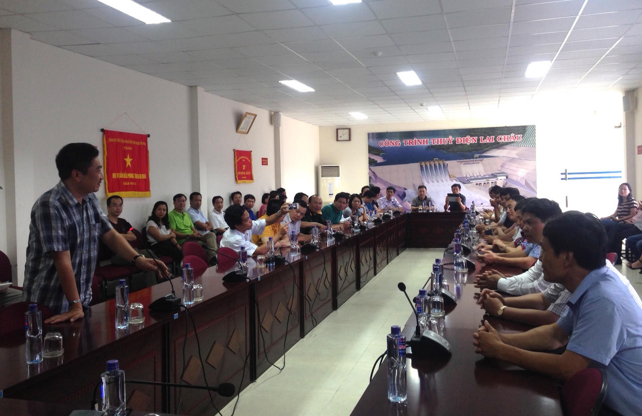 Lớp Cao cấp Lý luận chính trị K66-B5 thăm và làm việc tại Đồn Biên phòng Mường Mươn
