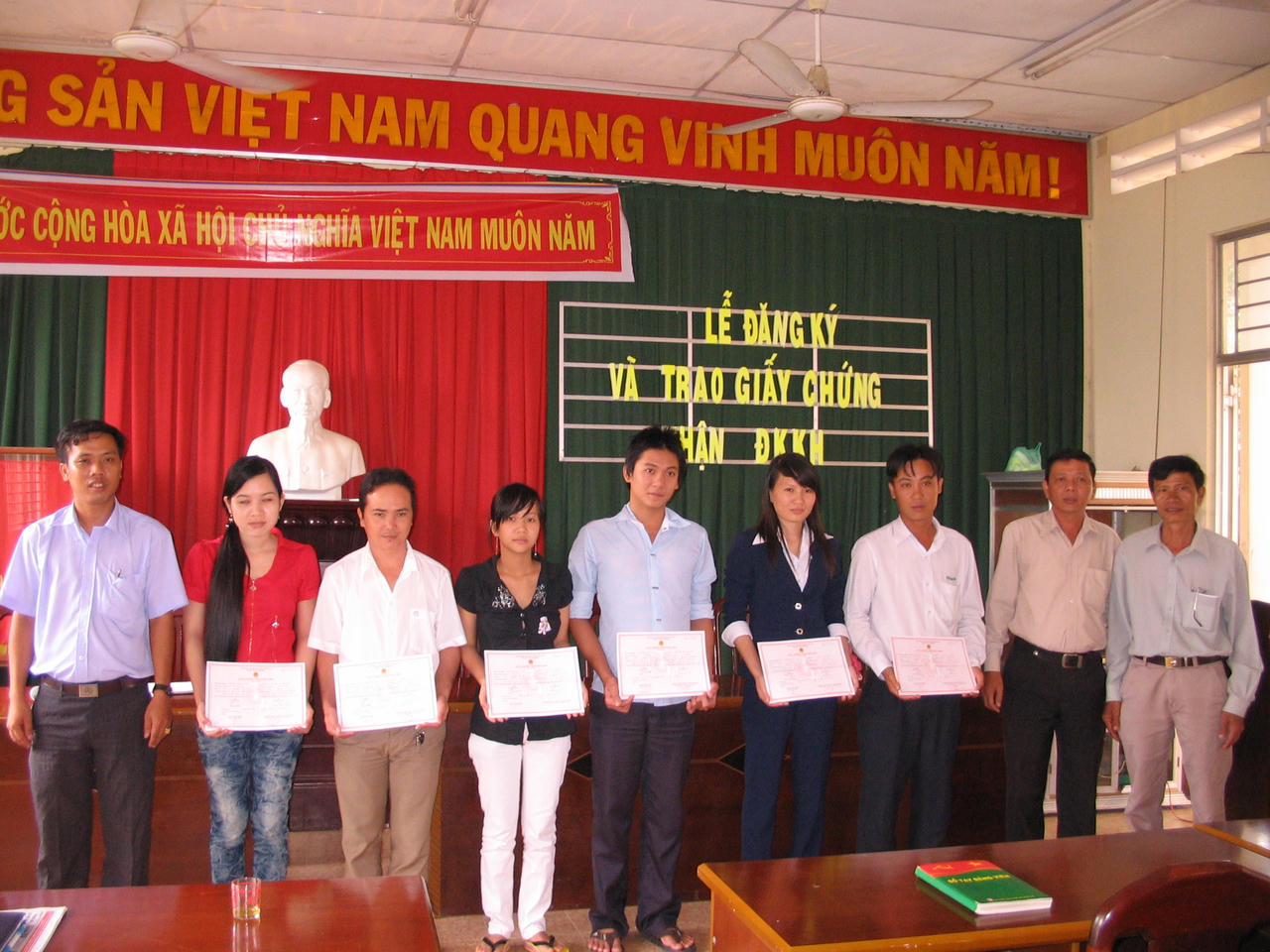 “Lễ cưới pháp luật” của những cặp vợ chồng nghèo