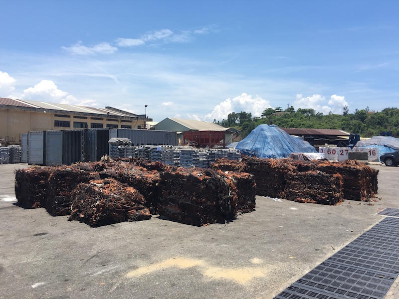 Khám xét 6 container hàng đã qua luồng xanh của Công ty Thành Hải do nghi buôn lậu