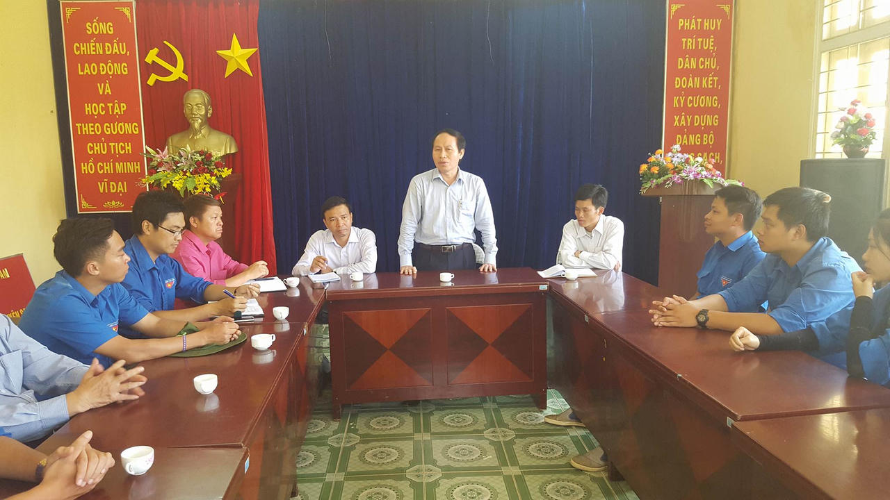 Thứ trưởng Lê Tiến Châu động viên sinh viên tình nguyện Trường Đại học Luật Hà Nội tại Lào Cai