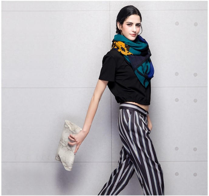 Những mẫu khăn quàng bạn gái nên có mùa đông 2016