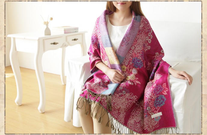 Những mẫu khăn quàng bạn gái nên có mùa đông 2016