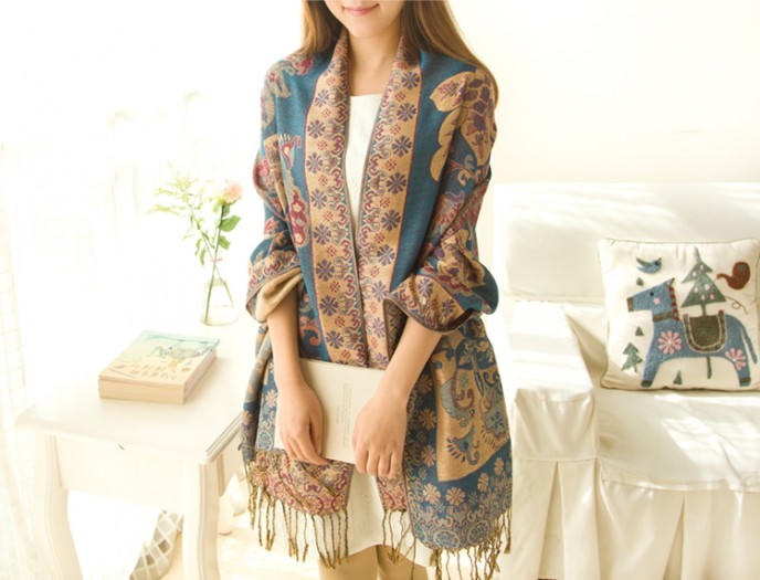 Những mẫu khăn quàng bạn gái nên có mùa đông 2016