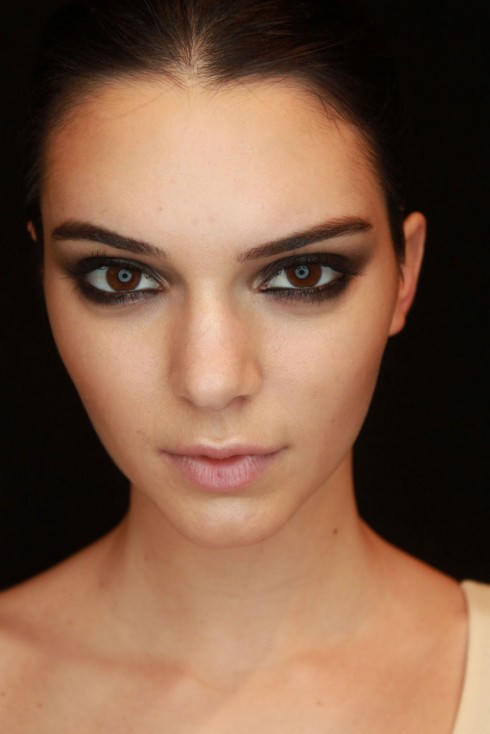 Cách kẻ mắt khói liền mạch