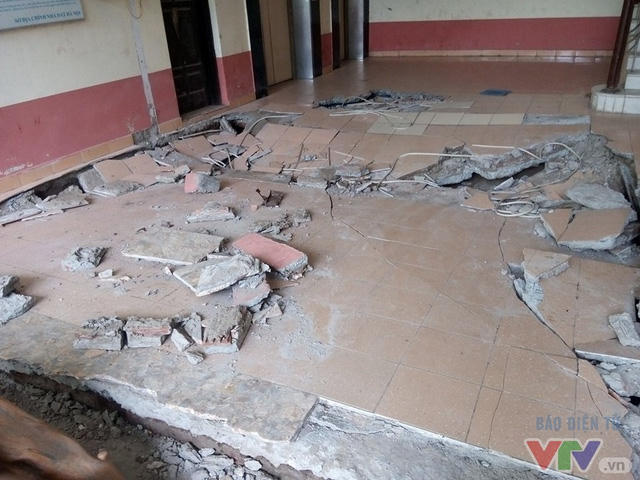  Đây là lối lên xuống thang máy, thang bộ duy nhất của tòa nhà. 