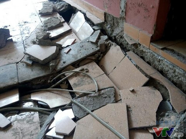 Hà Nội: Sàn nhà chung cư bất ngờ sụt lún nửa đêm, người dân thức trắng lo lắng