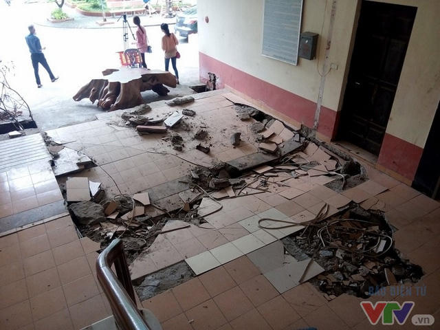 Hà Nội: Sàn nhà chung cư bất ngờ sụt lún nửa đêm, người dân thức trắng lo lắng